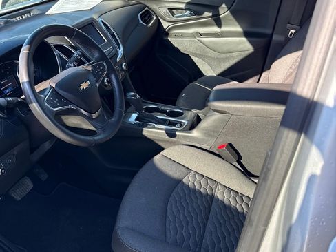 Used 2020 Chevrolet Equinox LT image 3