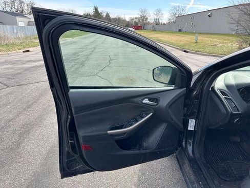 Used 2012 Ford Focus SEL FWD image 21