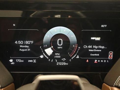 Used 2025 GMC Yukon Denali Ultimate AWD/4WD image 5