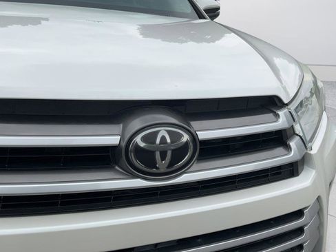Used 2019 Toyota Highlander LE FWD image 29