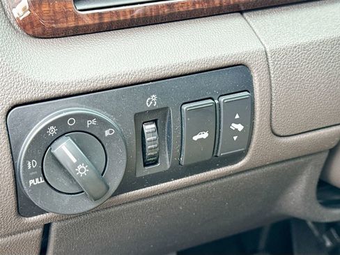 Used 2008 Ford Taurus Limited image 10