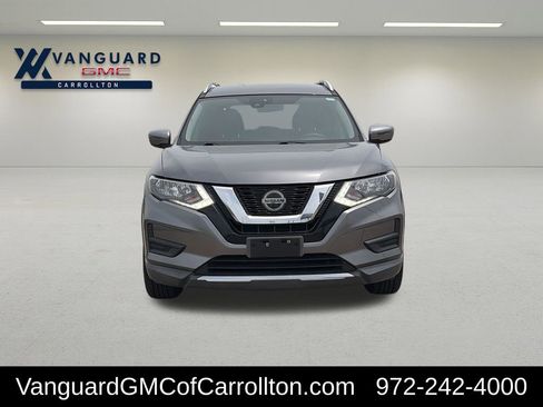 Used 2019 Nissan Rogue SV FWD image 2