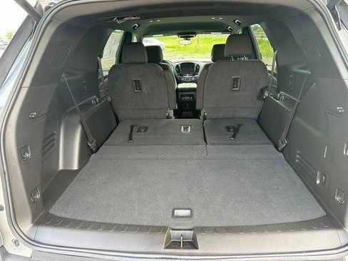 Used 2023 Chevrolet Traverse LT FWD image 30