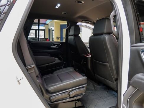 Used 2024 Chevrolet Tahoe Z71 w/ Luxury Package AWD/4WD image 38
