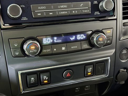 Used 2024 Nissan Titan SV w/ SV Convenience Package image 16