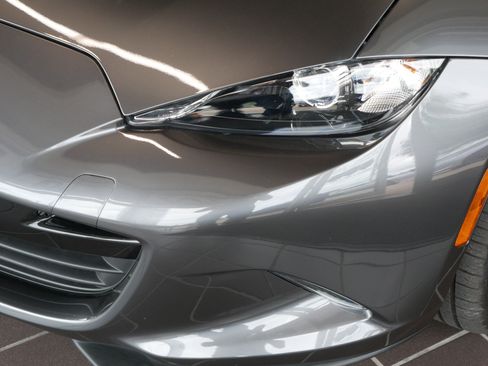 Used 2022 MAZDA MX-5 Miata Grand Touring w/ Weather Package RWD image 16