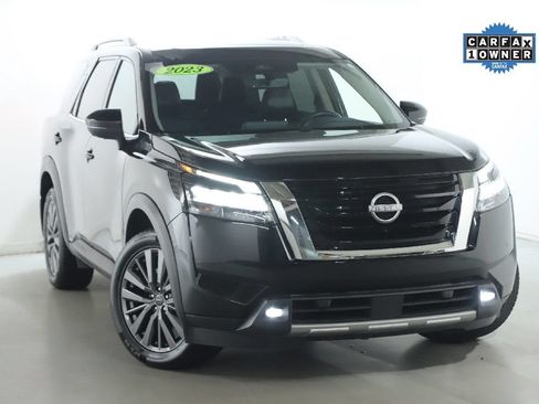 Certified 2023 Nissan Pathfinder SL w/ SL Premium Package AWD/4WD image 3