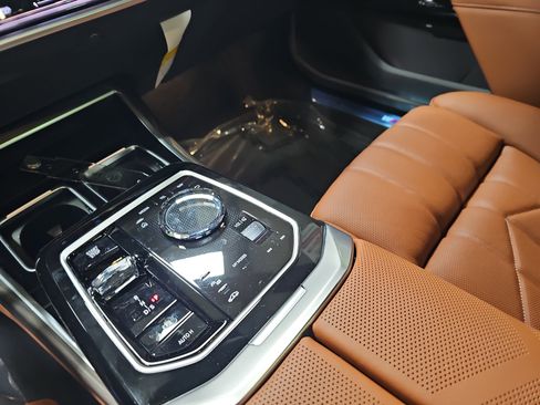 New 2026 BMW 740i xDrive w/ Executive Package image 27