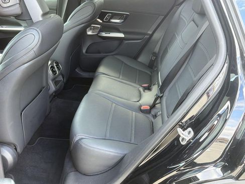 Used 2023 Mercedes-Benz GLC 300 4MATIC image 15