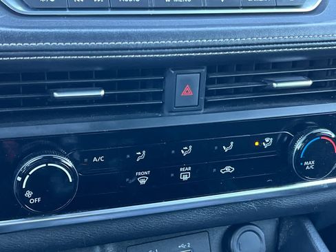 Used 2023 Nissan Rogue S image 22