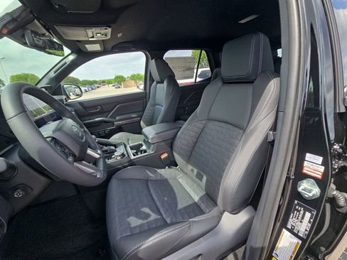 New 2026 Toyota 4Runner TRD Off-Road Premium AWD/4WD image 15
