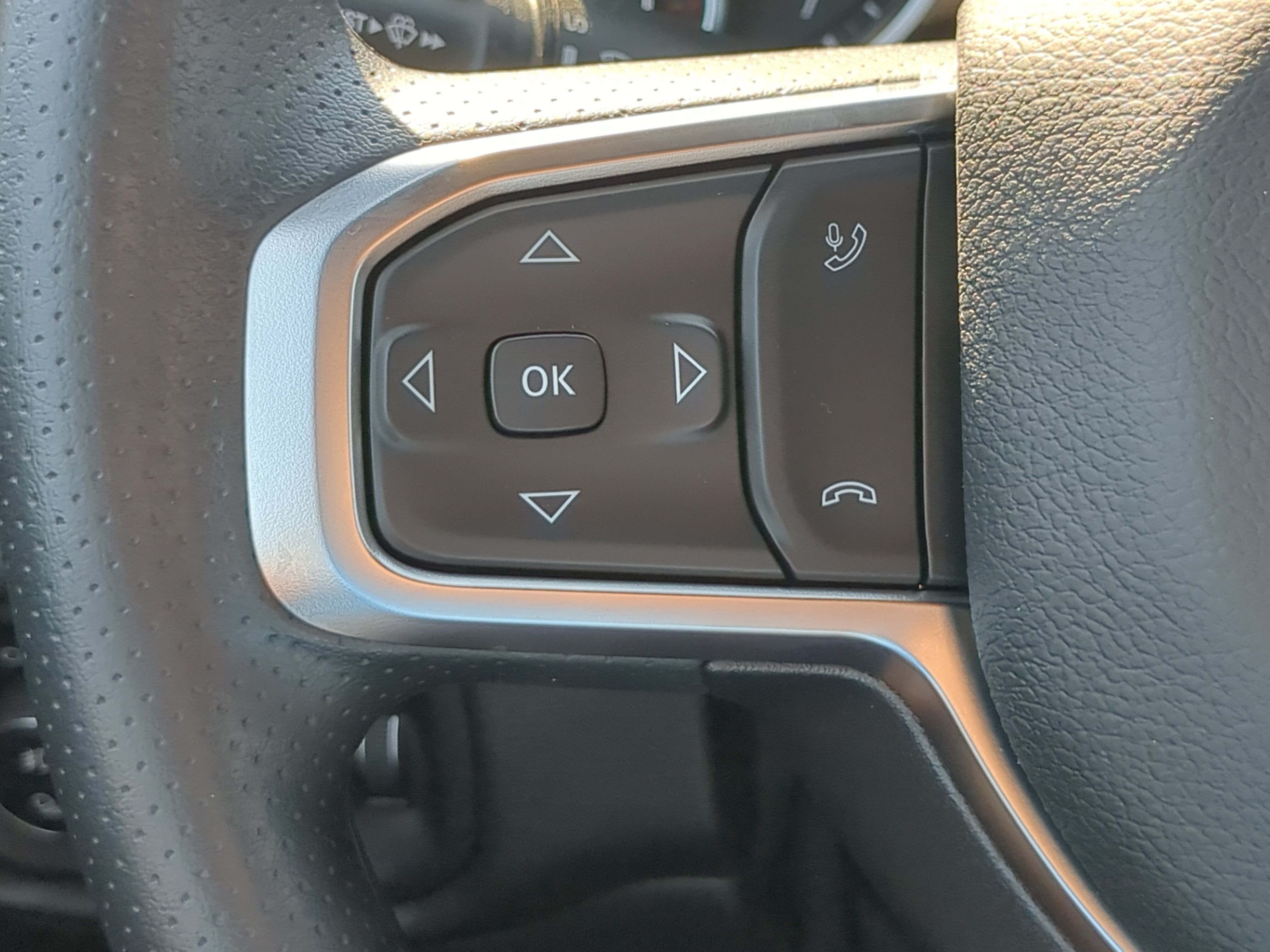 New 2026 RAM 1500 Express AWD/4WD image 23