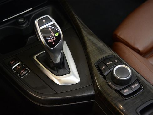 Used 2016 BMW 228i Convertible image 21