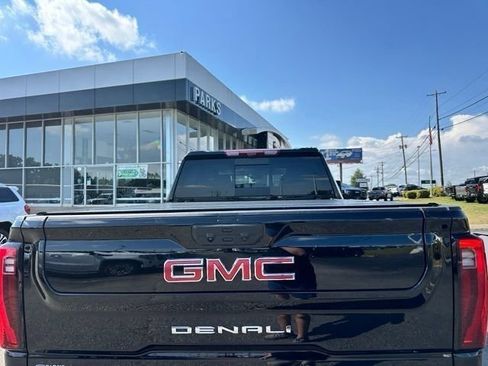 Used 2025 GMC Sierra 2500 Denali w/ Denali Reserve Package AWD/4WD image 18