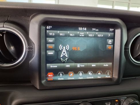 Used 2019 Jeep Wrangler Unlimited Sahara AWD/4WD image 26