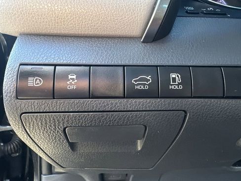 Used 2019 Toyota Camry SE image 29