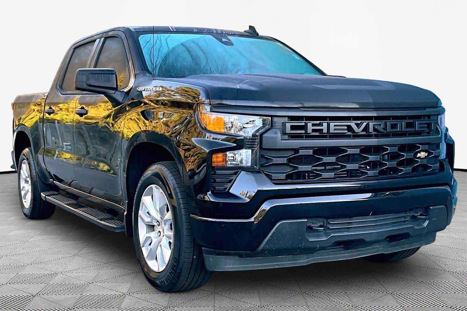 Used 2023 Chevrolet Silverado 1500 Custom RWD image 3