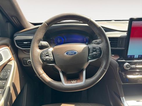 Used 2023 Ford Explorer King Ranch w/ Technology Package AWD/4WD image 12