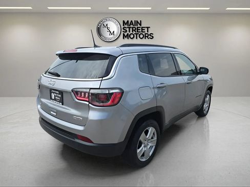 Used 2022 Jeep Compass Latitude AWD/4WD image 5