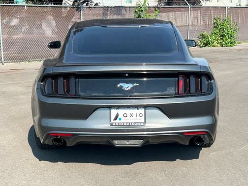 Used 2016 Ford Mustang Coupe RWD image 4