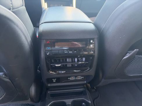 Certified 2023 Jeep Grand Cherokee L Limited AWD/4WD image 16