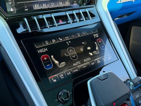 Used 2022 Lamborghini Urus image 20