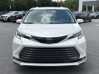 Used 2021 Toyota Sienna Limited FWD video 2
