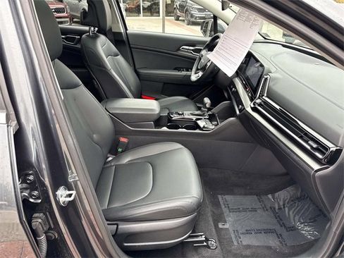 Used 2025 Kia Sportage EX w/ Premium Package image 9