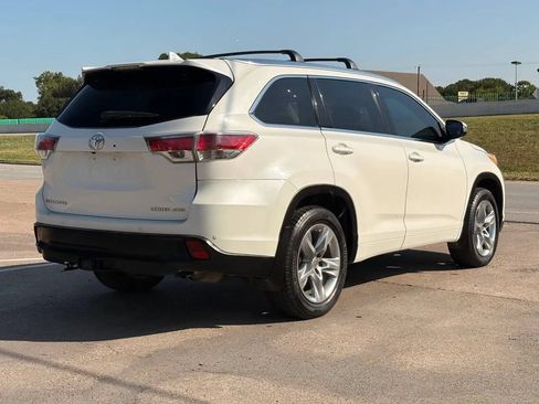 Used 2014 Toyota Highlander Limited Platinum AWD/4WD image 3