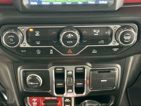 Used 2022 Jeep Wrangler Unlimited Rubicon AWD/4WD image 16