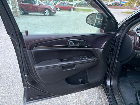 Used 2017 Buick Enclave Leather image 23