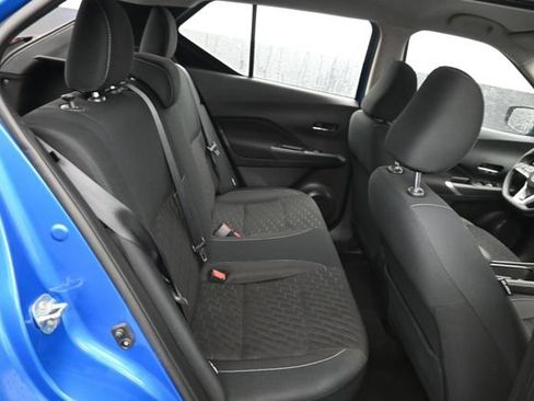Used 2022 Nissan Kicks SV FWD image 7