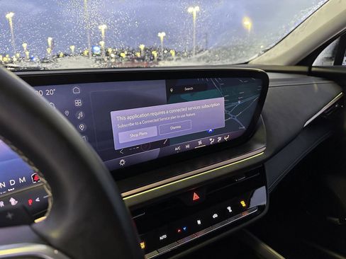 Used 2025 Buick Envision Sport Touring image 30