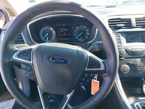 Used 2015 Ford Fusion SE w/ Equipment Group 201A image 18