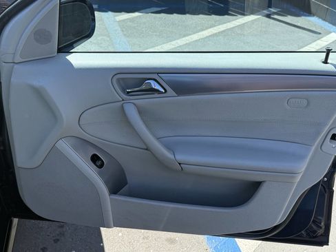 Used 2006 Mercedes-Benz C 230 Sedan image 16