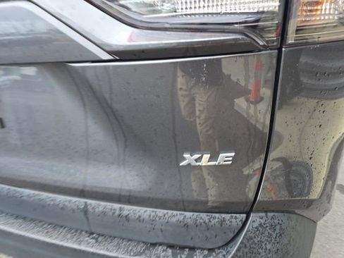 Used 2023 Toyota RAV4 XLE Premium image 6