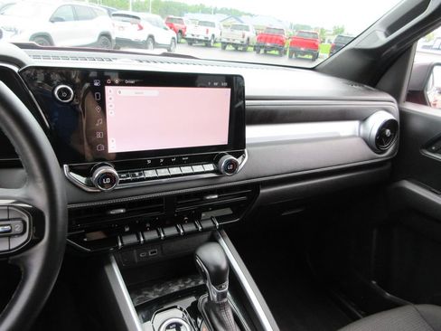 Used 2023 Chevrolet Colorado LT w/ LT Convenience Package AWD/4WD image 27