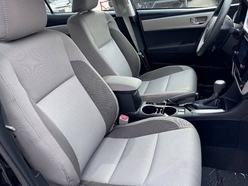 Used 2017 Toyota Corolla LE FWD image 8