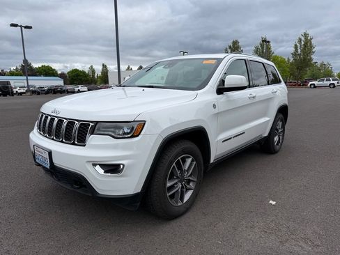 Used 2020 Jeep Grand Cherokee Laredo w/ Quick Order Package 2BN North AWD/4WD image 3