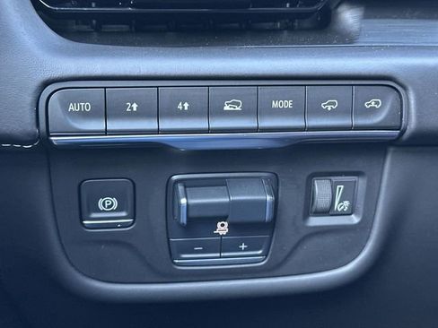 Certified 2024 Cadillac Escalade Sport Platinum w/ LPO, ONYX Package image 18