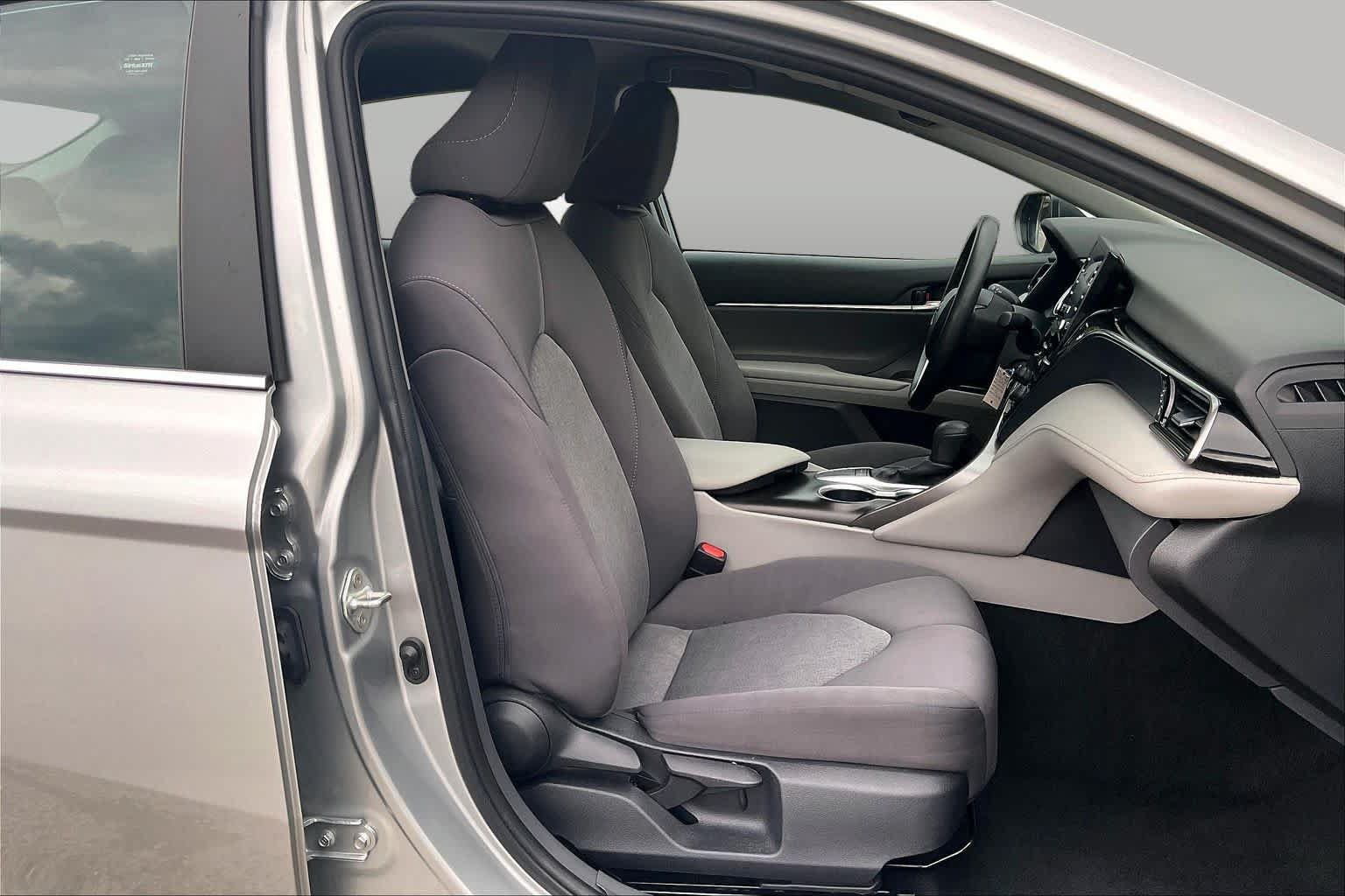 Used 2024 Toyota Camry LE FWD image 9