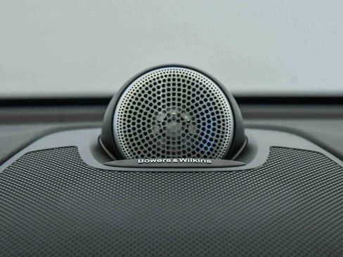 Certified 2025 Volvo XC60 B5 Ultra w/ Protection Package Premier image 28