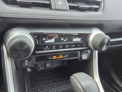 Certified 2023 Toyota RAV4 LE image 25