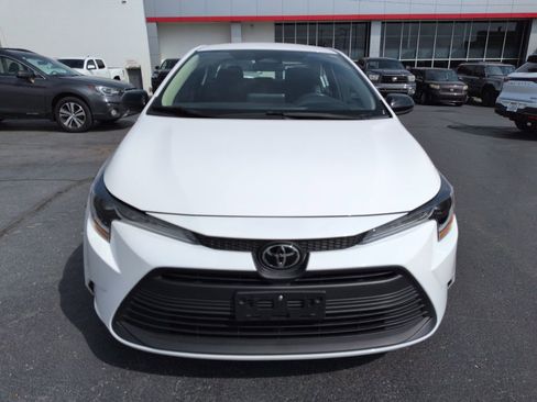 Certified 2025 Toyota Corolla LE FWD image 8