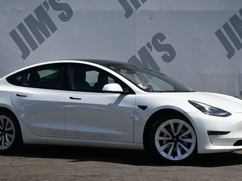 Used 2022 Tesla Model 3 RWD image 3