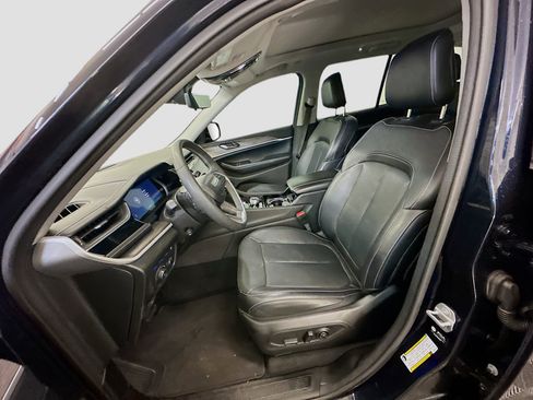 Used 2022 Jeep Grand Cherokee Limited 4xe w/ Luxury Tech Group II image 13