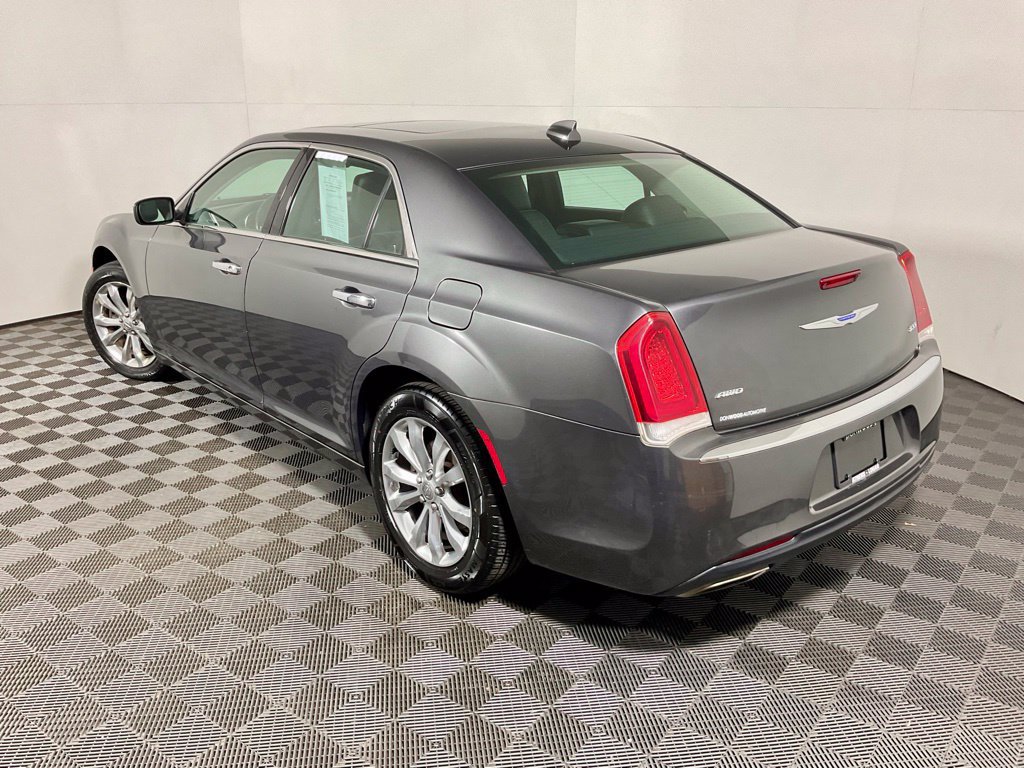 Used 2019 Chrysler 300 Limited AWD/4WD image 13