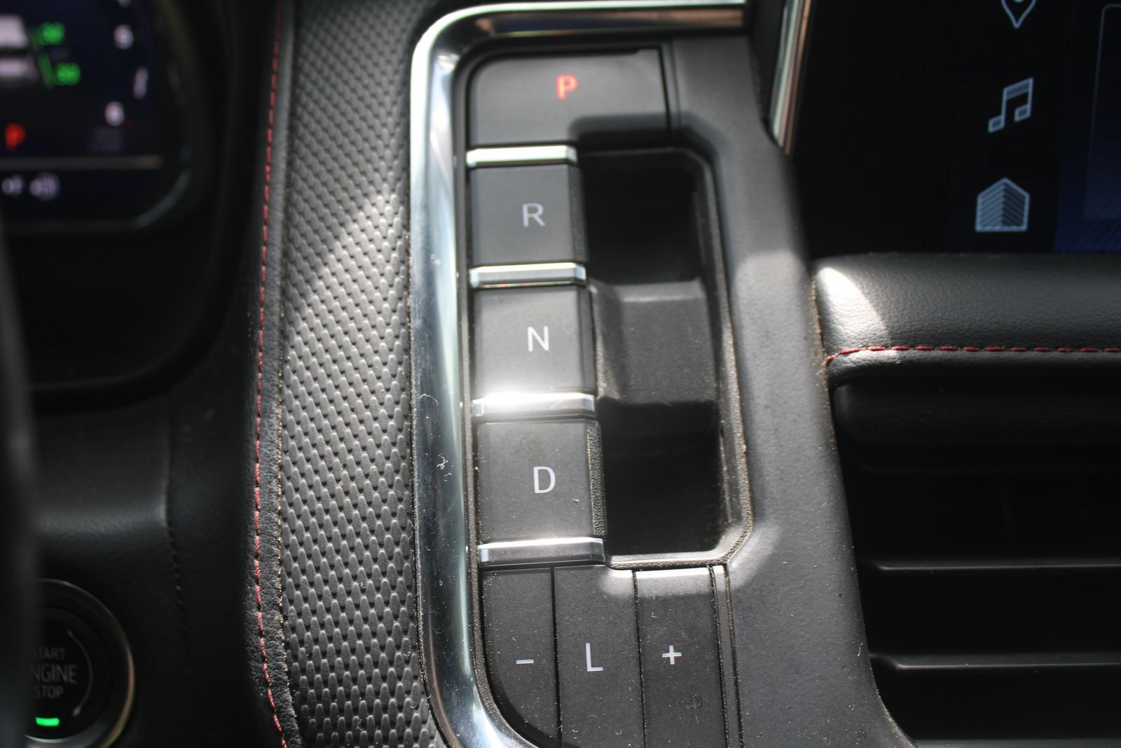 Used 2022 Chevrolet Tahoe RST w/ Luxury Package RWD image 41