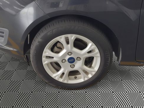 Used 2015 Ford Fiesta SE FWD image 12
