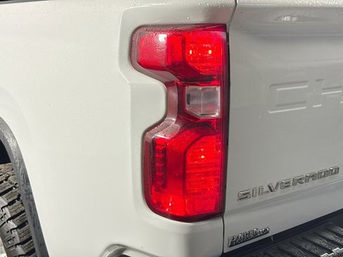 Used 2023 Chevrolet Silverado 2500 LT w/ Convenience Package image 34